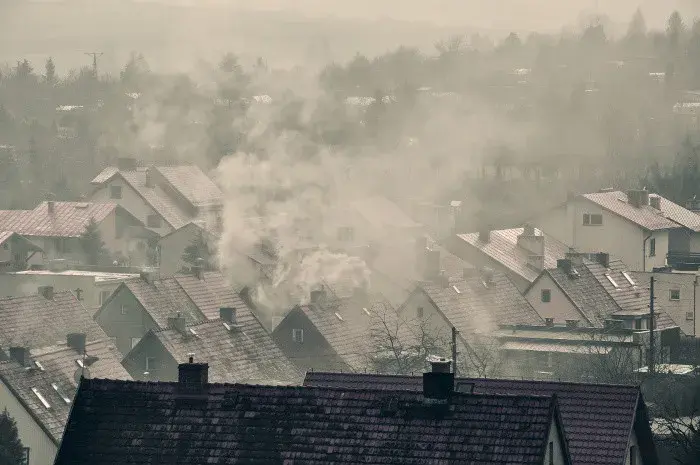 Główna przyczyna smogu w Polsce: jak niska emisja zagraża zdrowiu